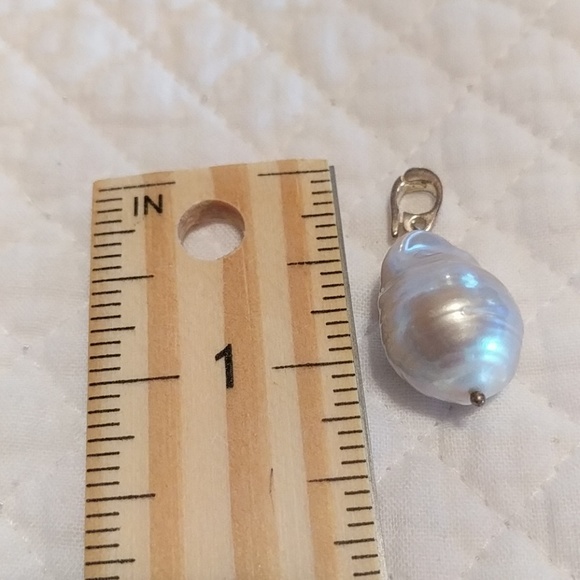 Pearl Pendant Charm With Sterling Silver Clasp - Picture 3 of 6